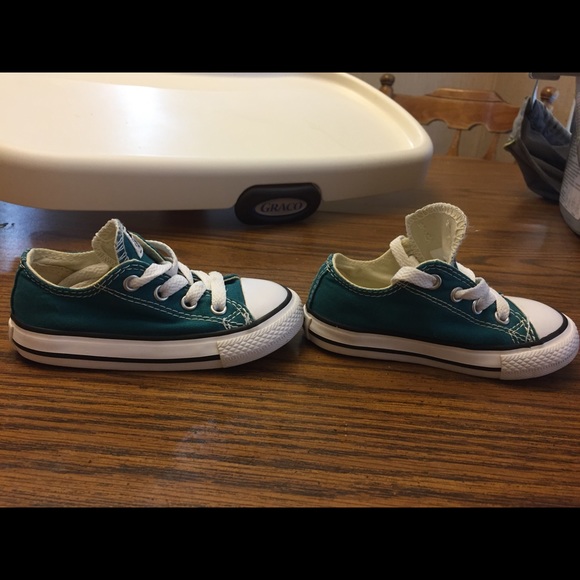 Toddler converse - Picture 2 of 6
